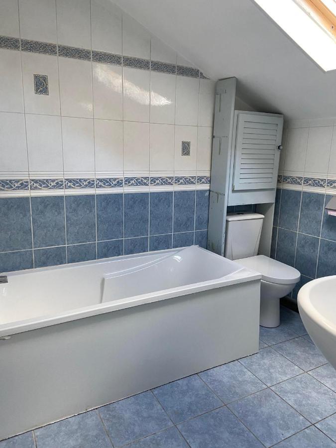 Maison Au Calme A L'Oree Du Bois. Acces A13-A14 Orgeval  Exteriör bild
